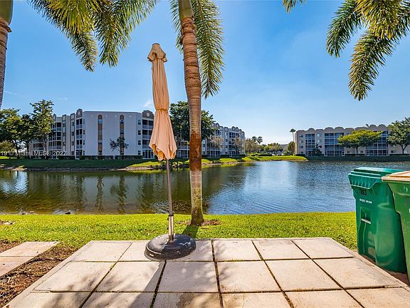 3rd image of 7883 NW Catalina Cir #7883