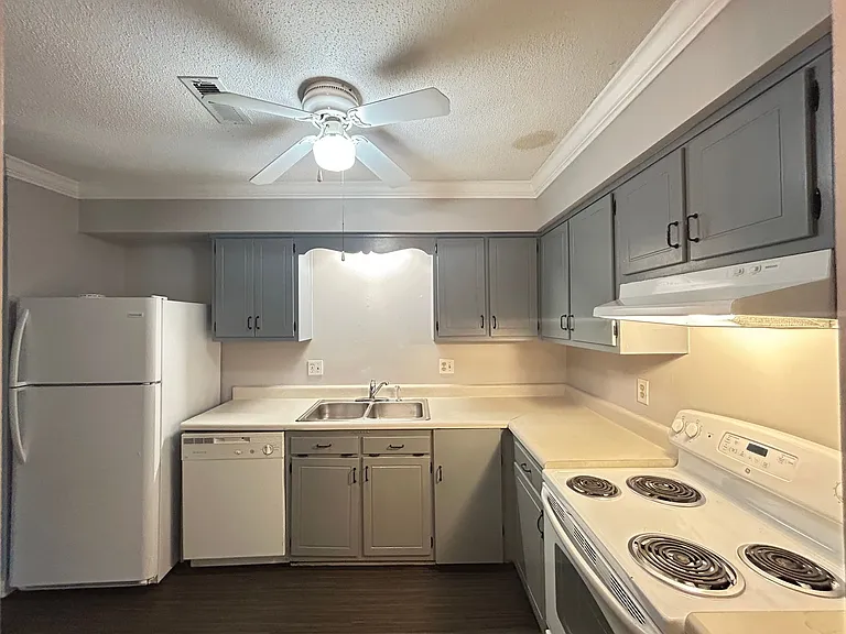 654 Pine Ridge Pl — Photo 7
