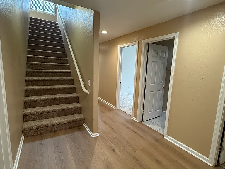 28426 Sandhurst Way — Photo 12