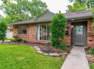 2109 Willow Dell Dr, Seabrook, TX 77586