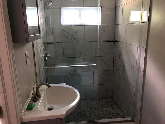 2nd image of 521 S 41st St APT 1R