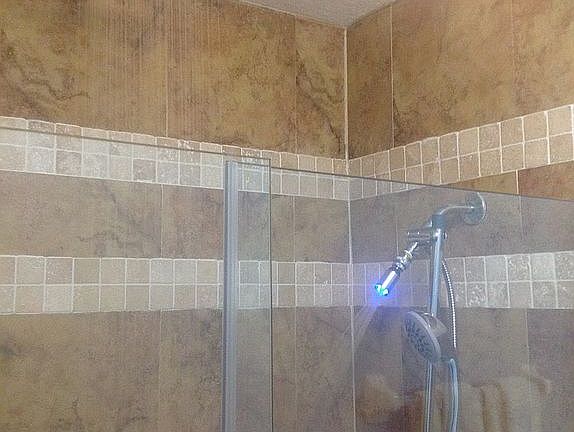 Fully renovated 2nd bathroom