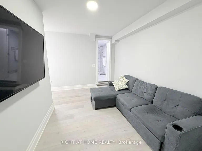 25 Duffield Rd E #LOWER — Photo 10
