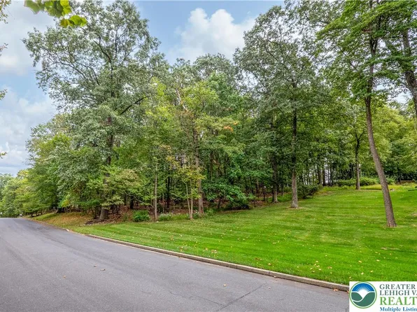 2550 Ballybunion Rd, Center Valley, PA 18034