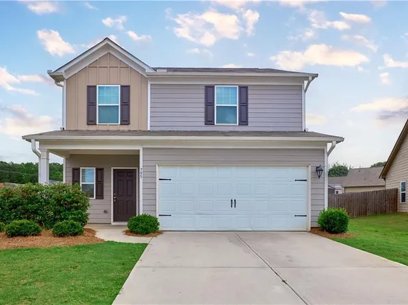 795 Walnut Creek Cir, Pendergrass, GA 30567
