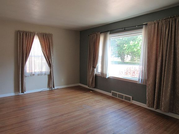 3rd image of 1706 Mole Ave
