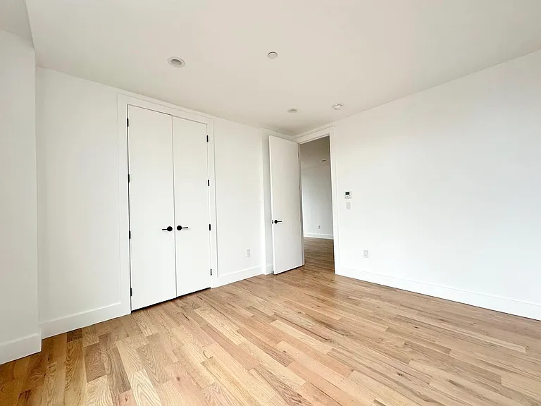 228 N 7th St #305 — Photo 3