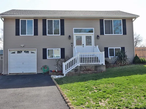 38 Tiller Dr, Barnegat, NJ 08005