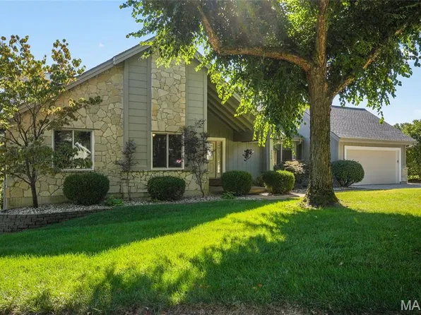 2508 Peppermill Lake Ct, Chesterfield, MO 63005