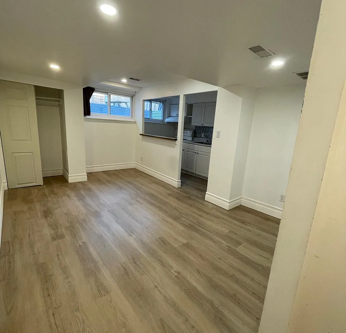 Studio, $1,550 — Photo 4