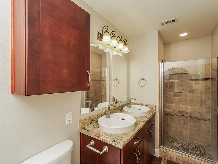 607 Limestone Flt — Photo 13