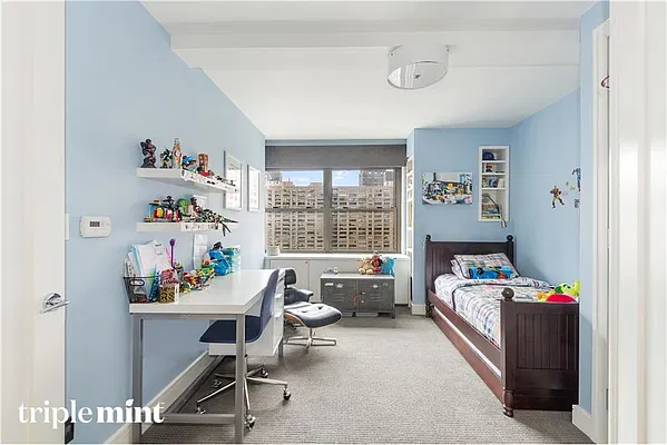 Sold by Triplemint | media 6