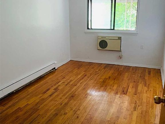 3rd image of 52-05 Seabury St Floor 2