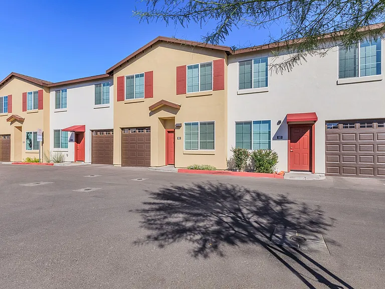 San Luciano Townhomes — Photo 17
