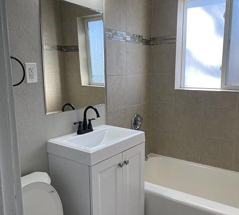 3rd image of 1561 N Xenia St #1565