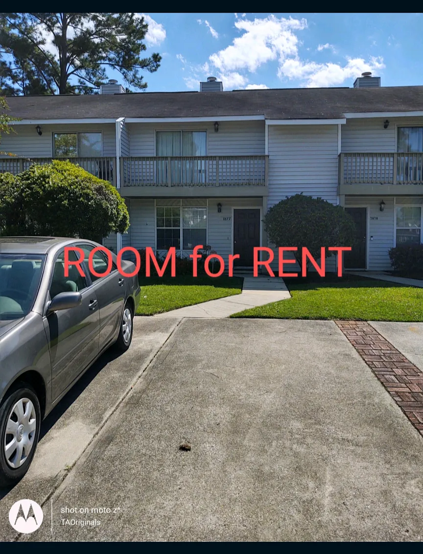 1 bed, 1.5 bath, 187 sqft, $800 — Photo 1