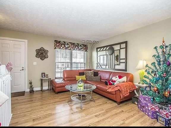 3rd image of 8197 Charlotte Way Ave