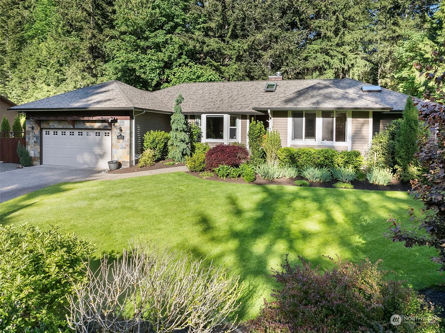 4115 35th Avenue photo 1