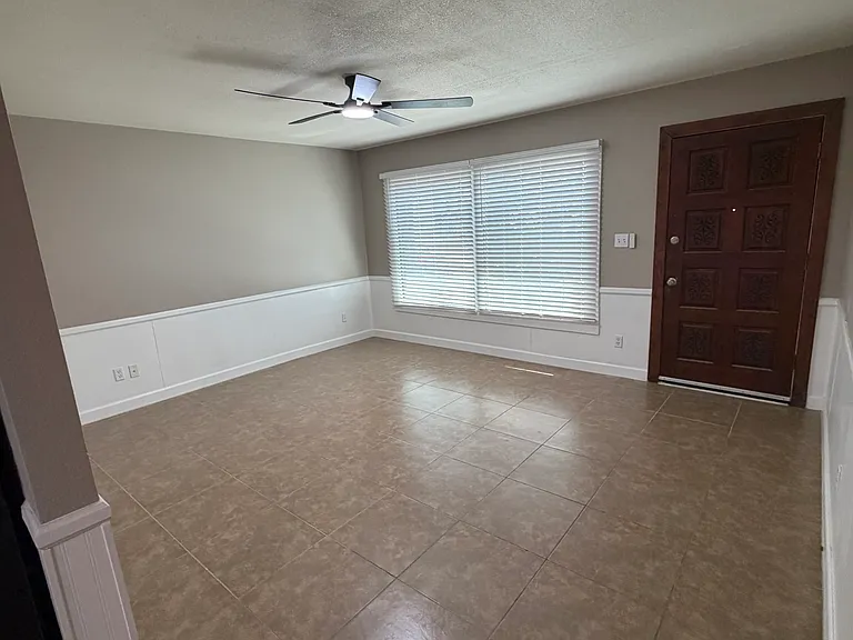 2060 W Devonshire Cir — Photo 6