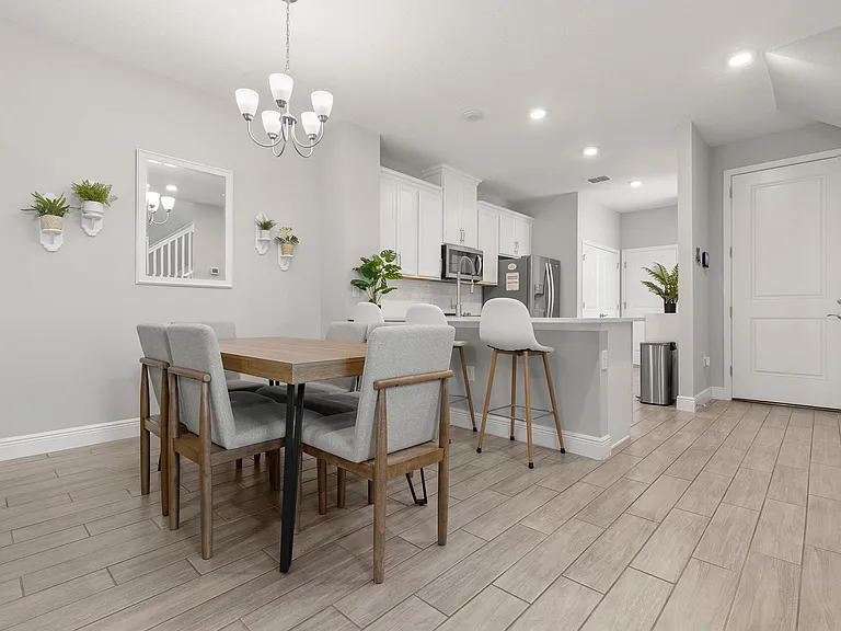 5270 Neil Dr — Photo 6