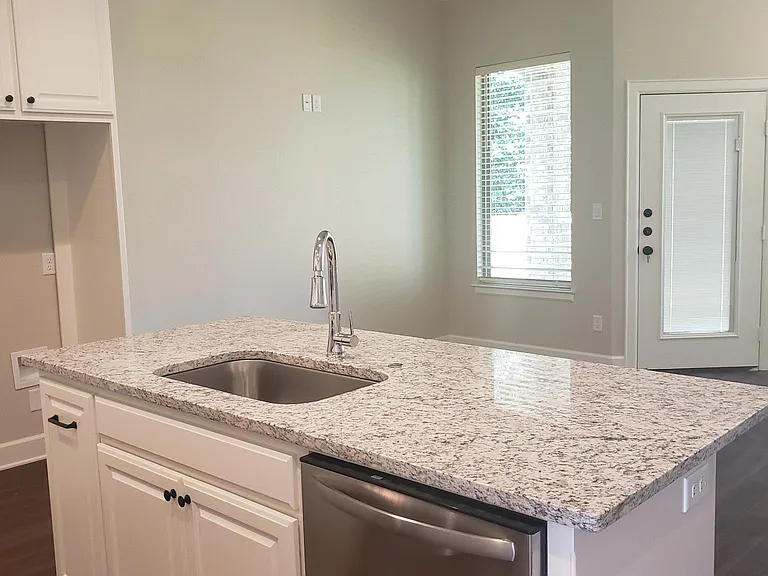 475 S Industrial St — Photo 6