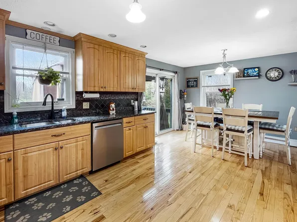 7 Jackson Brook Terrace, Dover, NH 03820