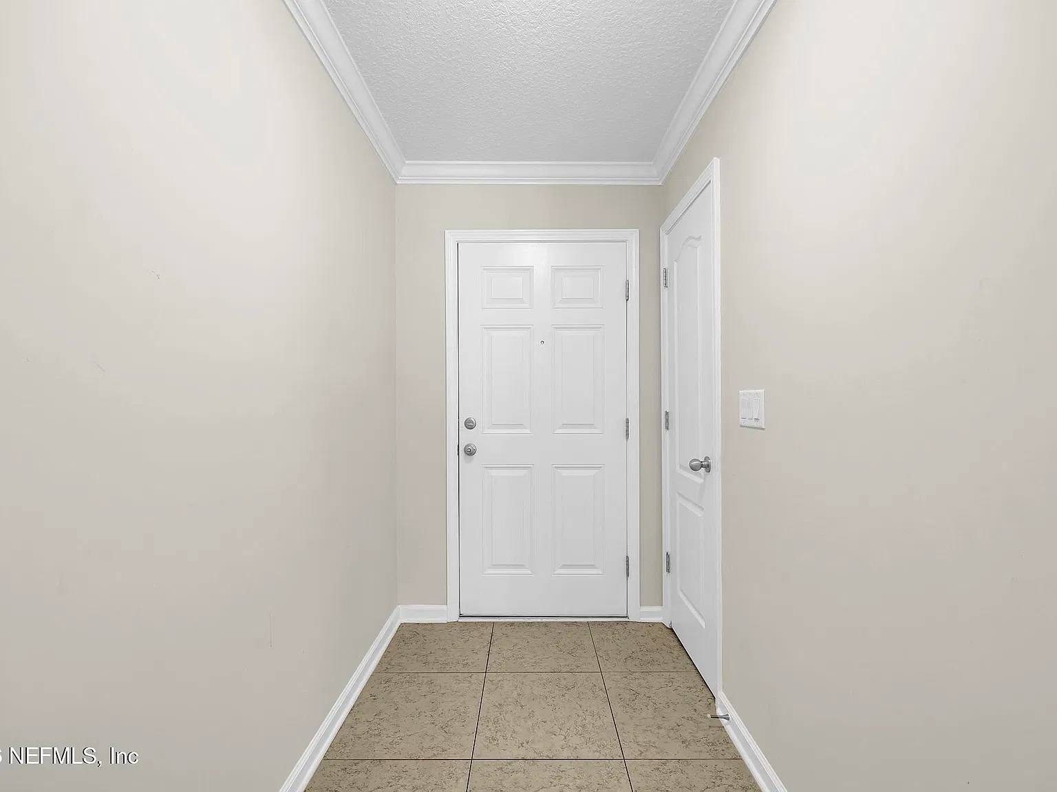 3 bed, 2.5 bath, 1492 sqft, $1,995 — Photo 4