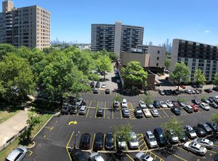 10 Huron Ave #8, Jersey City, NJ 07306