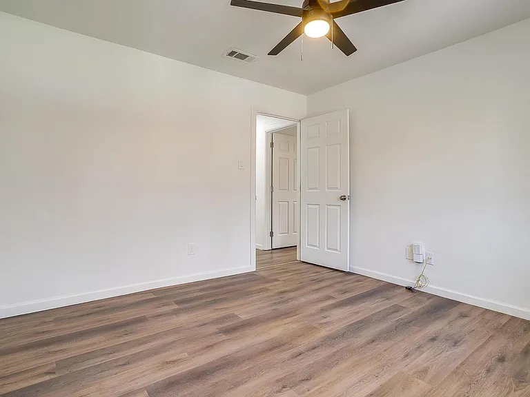 4107 Shamrock Dr — Photo 24