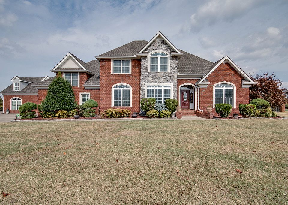1st image of 111 Mosby Ct