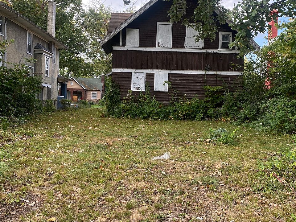 2nd image of 3217 Broadway St