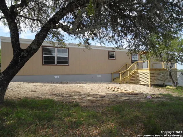410 Tamarack Dr, Canyon Lake, TX 78133