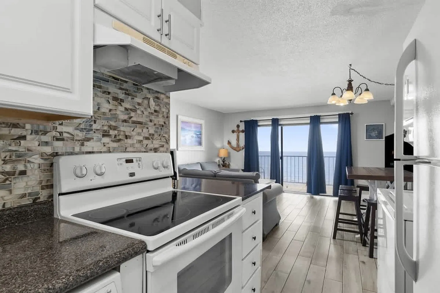 1 bed, 1.0 bath, 731 sqft, $1,502 — Photo 4