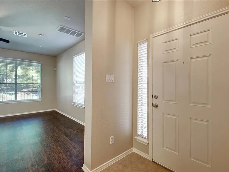 1310 W Parmer Ln #24B — Photo 3