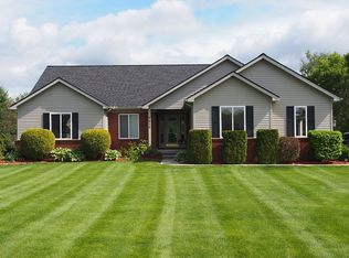 5930 S Bryan Dr, White Lake, MI 48383