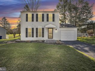 13 Lilac Dr, Mechanicsburg, PA 17050