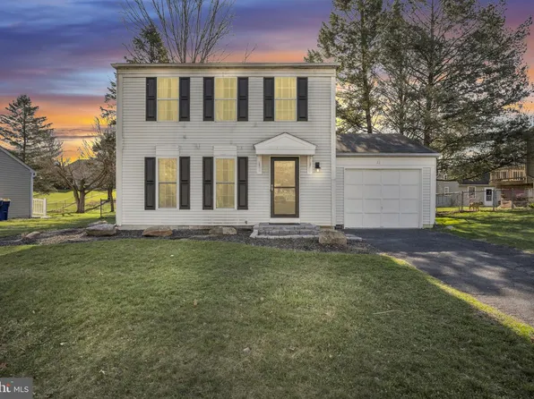 13 Lilac Dr, Mechanicsburg, PA 17050