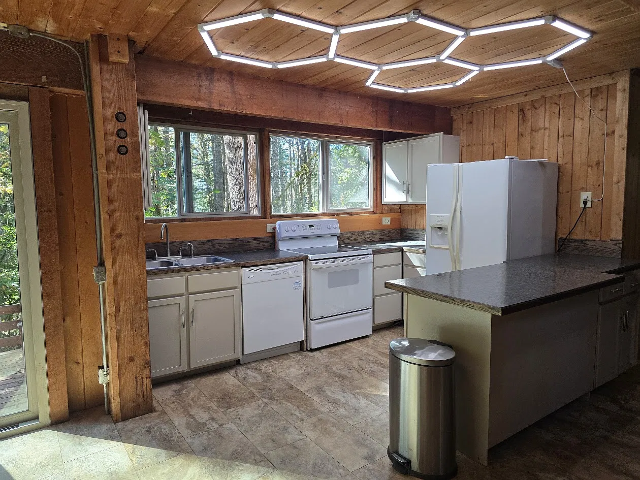 3 bed, $2,000 — Photo 3