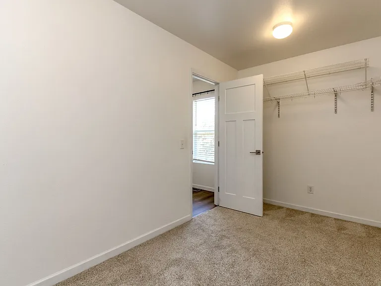 1661 Jensen Ave — Photo 34