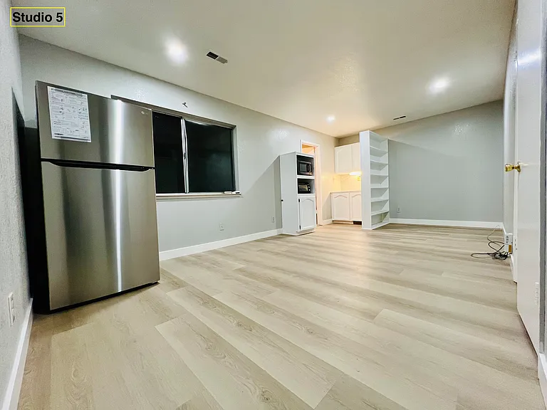 36799 Burdick St — Photo 3