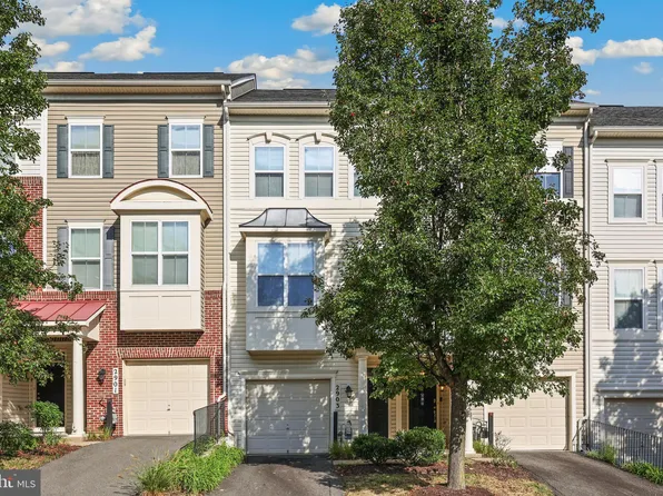2903 Chinkapin Oak Ln, Woodbridge, VA 22191