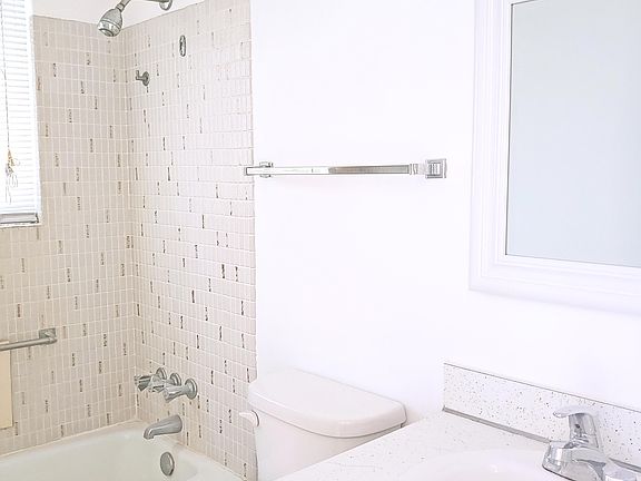 5th image of 3280 Cynthia Ln APT 211