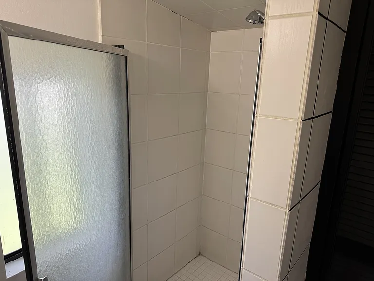 280 W 400 N — Photo 16