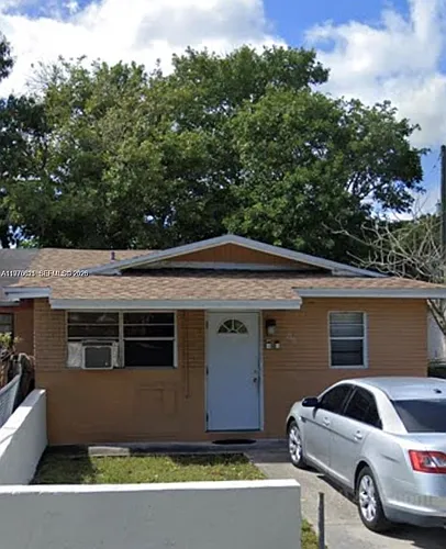 2111 NW 26th Ave Photo 1
