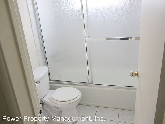 5th image of 11736 S Vermont Ave APT 8