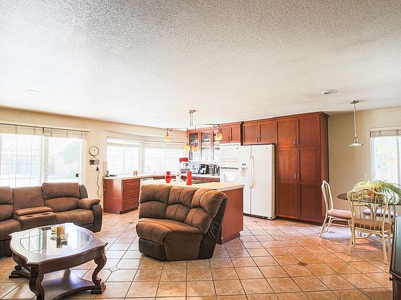 3rd image of 3032 Coral Ct