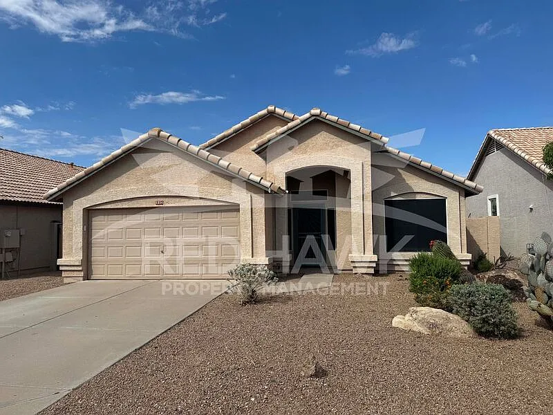 3 bed, 2.0 bath, 1835 sqft, $2,200 — Photo 1