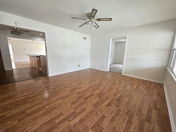 2nd image of 1133 Leland Cir