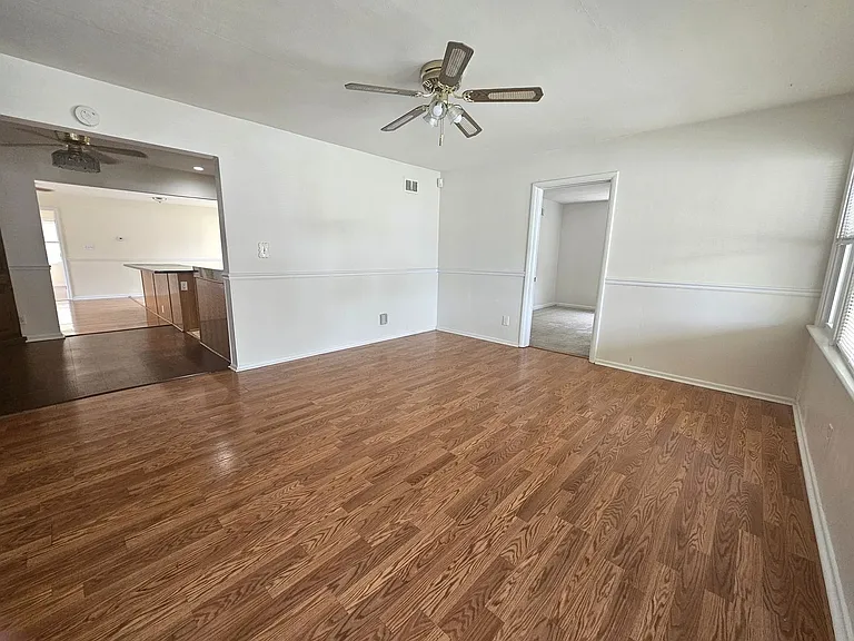 1133 Leland Cir — Photo 2