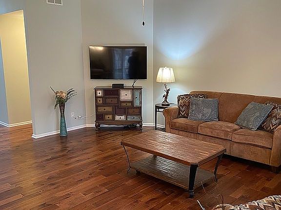5th image of 10767 Oakridge Ct